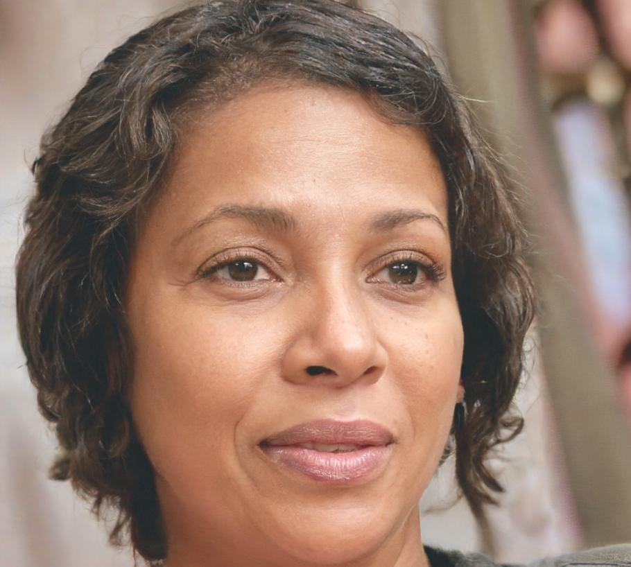 Saskia Pienaar budget specialist